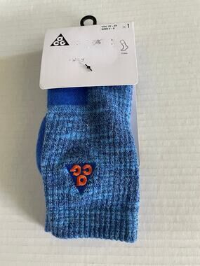 WOMENS ONE PAIR ACG BLUE ATHLETIC SOCKS NEW